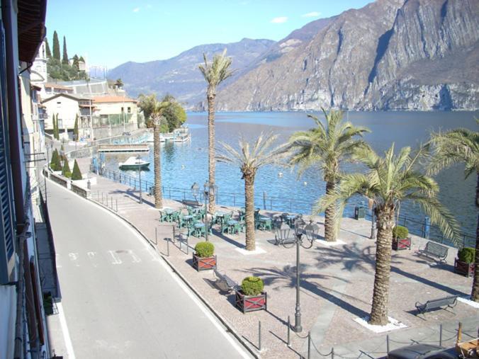 Miralago Casa Vacanze Riva di Solto Habitación foto